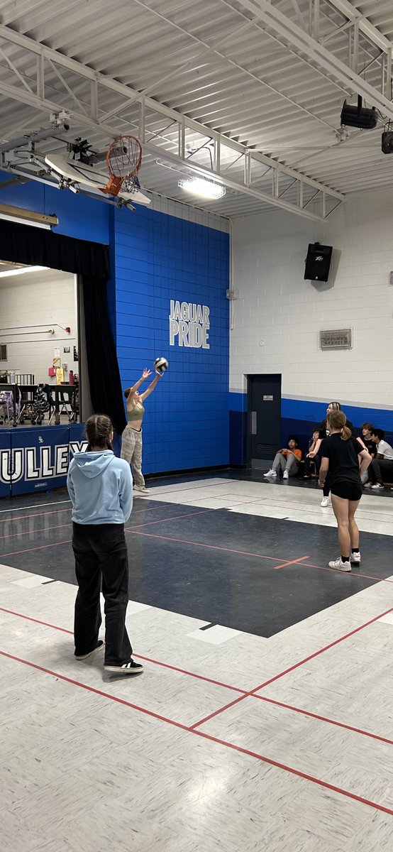 GRivett99's tweet photo. Just Dance &amp; Staff vs Students V-Ball game ! What a fun Friday !! ⁦@EIMJaguars�� 🎉🎉😊😊 https://t.co/wWFwW0IHra