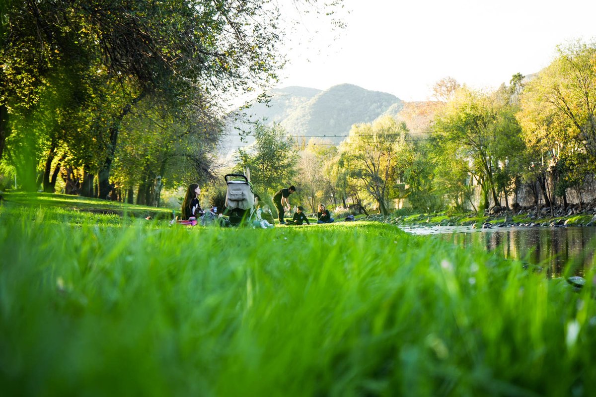 TurismoStaRosa's tweet photo. En las puertas del fin de semana y con este olorcito a primavera ✨🌸🌞
Te estamos esperando, acá donde siempre volvés!
#SantaRosadeCalamuchita #DondeSiempreVolves https://t.co/3KmU9KF2ib