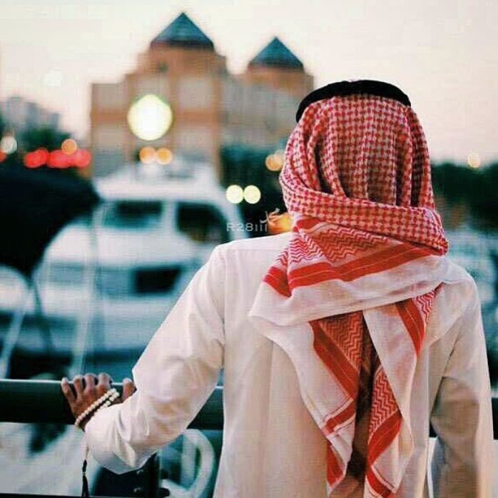 _

في  خاطري  بوح  مايستوعبه  فكرك
حتى حروف القصيد يضيع  معناها
لاتقول لي كيف هذا البوح في صدرك
خل المعاني تسولف لك  من اقصاها
اللي  دعاني هواك  وسالفة حلمك