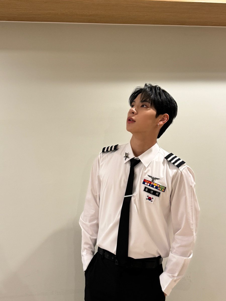 TIOT_NOW's tweet photo. [#건희]
오늘 비행은 어떠셨나요?✈️
다음 비행:2023년 10월 21일 오전11:15
예상 ��요 시간:평생~💙
.
.
.
(오랜만이라서 그런가 너무 행복했어요~앞으로도 평생 함께 하자!!사랑해~🦕)

#홍건희 #HONGKEONHEE
#TIOT #티아이오티 
#TIOT_PreDebut #백전무패 https://t.co/0jznEcFt1k