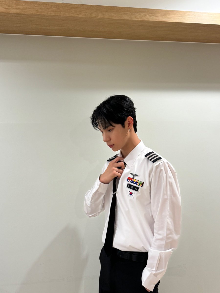 TIOT_NOW's tweet photo. [#건희]
오늘 비행은 어떠셨나요?✈️
다음 비행:2023년 10월 21일 오전11:15
예상 ��요 시간:평생~💙
.
.
.
(오랜만이라서 그런가 너무 행복했어요~앞으로도 평생 함께 하자!!사랑해~🦕)

#홍건희 #HONGKEONHEE
#TIOT #티아이오티 
#TIOT_PreDebut #백전무패 https://t.co/0jznEcFt1k