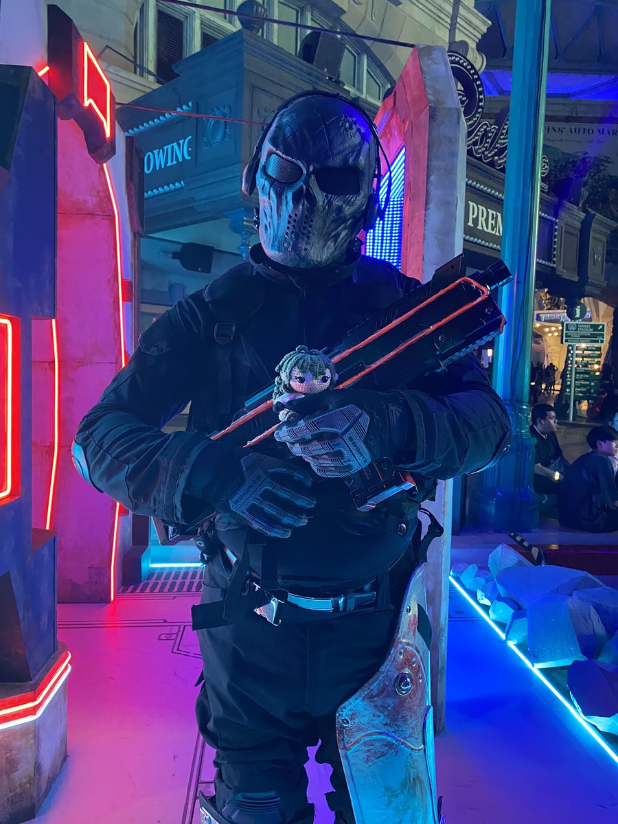 MASKED MAN 🔛🔝🧎‍♀️