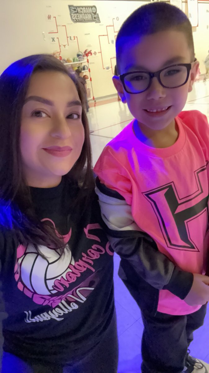 coachramirez23's tweet photo. Ezra and I always rocking our Scorpion gear on Friday’s! Supporting our Volleyball and Football teams! Go Caridee and Jaqai ☺️🏈🏐❤️🐾🦂🖤 #RepTheH #PAWsomePanthers are #ScorpionStrong #HorizonFeederPattern @bobbojr2 @CoachDwanSmith @M_JuarezHHS https://t.co/trmNxVo9mi