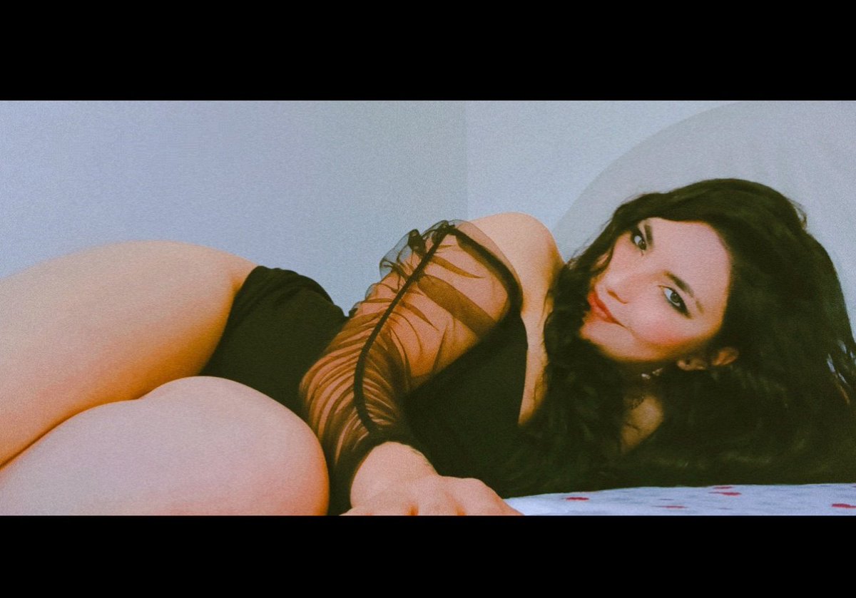 <a href="/OlimpoDeDiosass/">♠️ DIOSAS DEL OLIMPO ♠️</a> #DiosasElegantes ✨
#DiosaDelOlimpo
#DiosasDelOlimpoTeam

💋🍒Un rico #Viernes para portarse mal 🙈