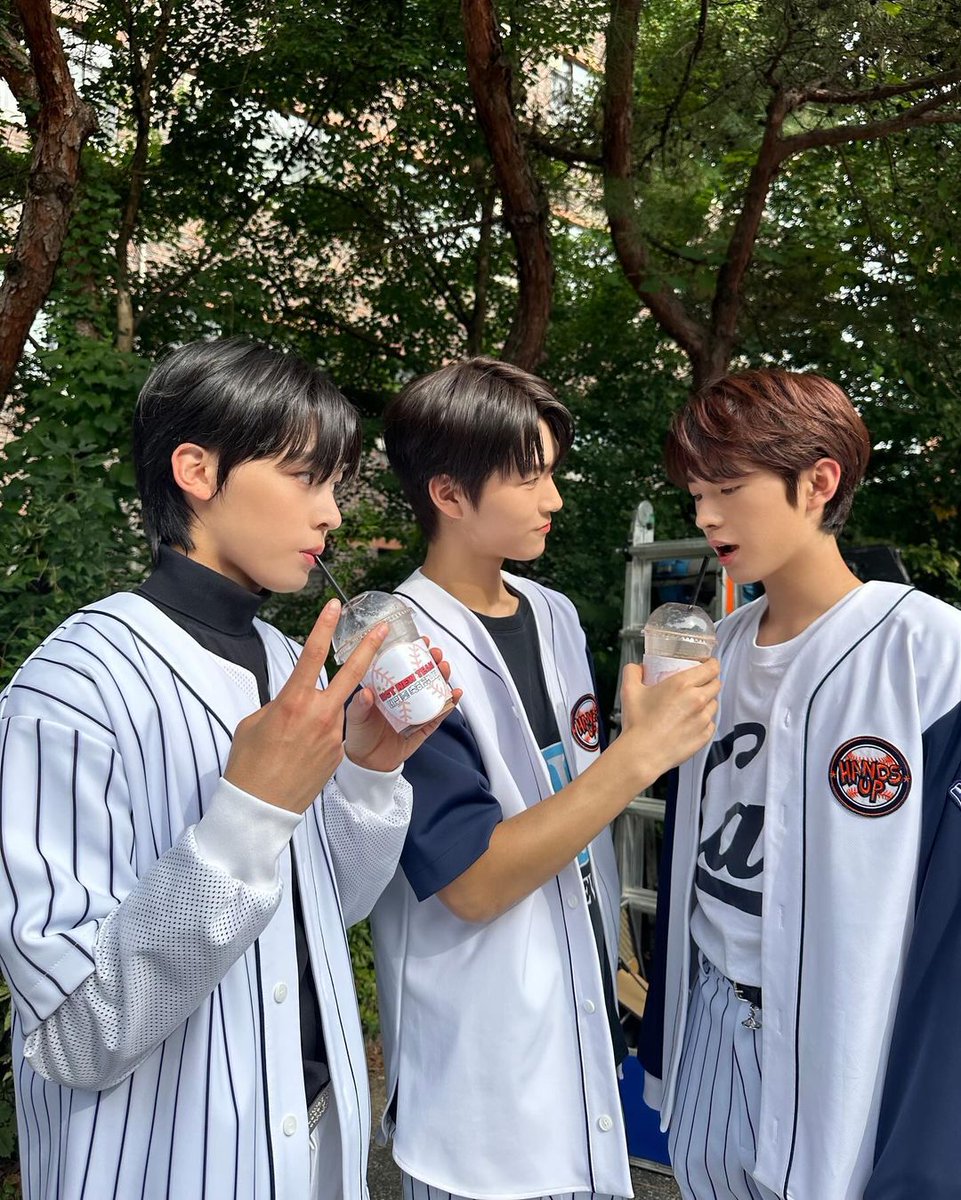 _yuzuyushi's tweet photo. 231021 NCT NEW TEAM 인스타그램 @.nctnewteam
snack snack snack <3
🔗 https://t.co/dLmqnJb3sM
#유우시 #YUSHI #ユウシ
#NCTNEWTEAM #NCTTOKYO #NCT東京 https://t.co/Qx84f02QzJ