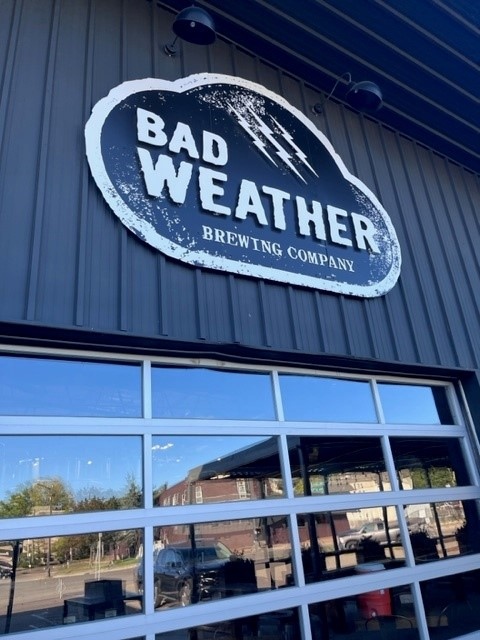 Malteuropmalt's tweet photo. Nicole Spak, Regional Sales Manager, stopped by Bad Weather Brewing to say hello to Andy and pick up some awesome brews like the delicious IPA Hopcromancer!

Cheers to you and thank you for the hospitality!

#craftbeer #craftbrewery #craftbrewer #malteuropmaltingco #mncraftbeer https://t.co/QgrJWncQm8