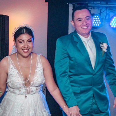 AlbertoJJV's tweet photo. #NuevaFotoDePerfil que siempre estemos sonreídos y unidos, te amo esposa mía @Linamml13 😍🥰💘 https://t.co/7sM9FB63Zv