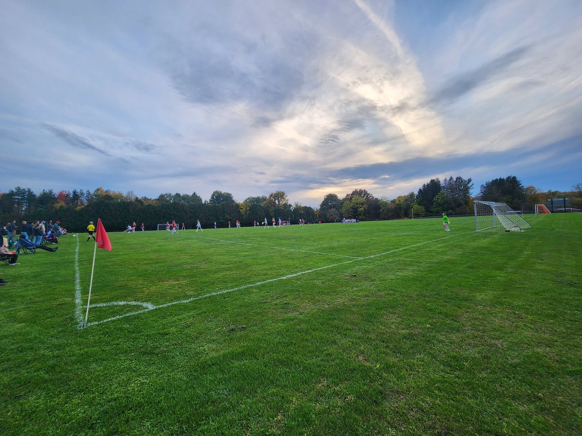 Imagine getting to walk into work with this stunning view?!!🤩🌄 Starting this Friday off right! Last night's view at the modified girls soccer game wasn't too bad either😄 <a href="/BCSDBEES/">Baldwinsville CSD</a> <a href="/RayBville/">Ray Middle School / Baldwinsville</a> <a href="/Bville_Bees/">Baldwinsville Bees</a>