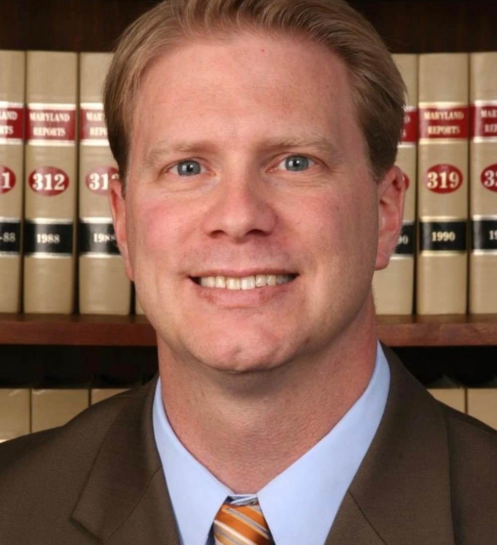 901Lulu's tweet photo. Judge Andrew Wilkinson presided over a divorce case yesterday. He awarded full custody of the four children involved to the mother. Looks like that was a solid decision on his part. Sadly, it looks like he lost his life to save theirs. Beautiful tribute. 🥺🤍 https://t.co/WnVSM3LZtQ