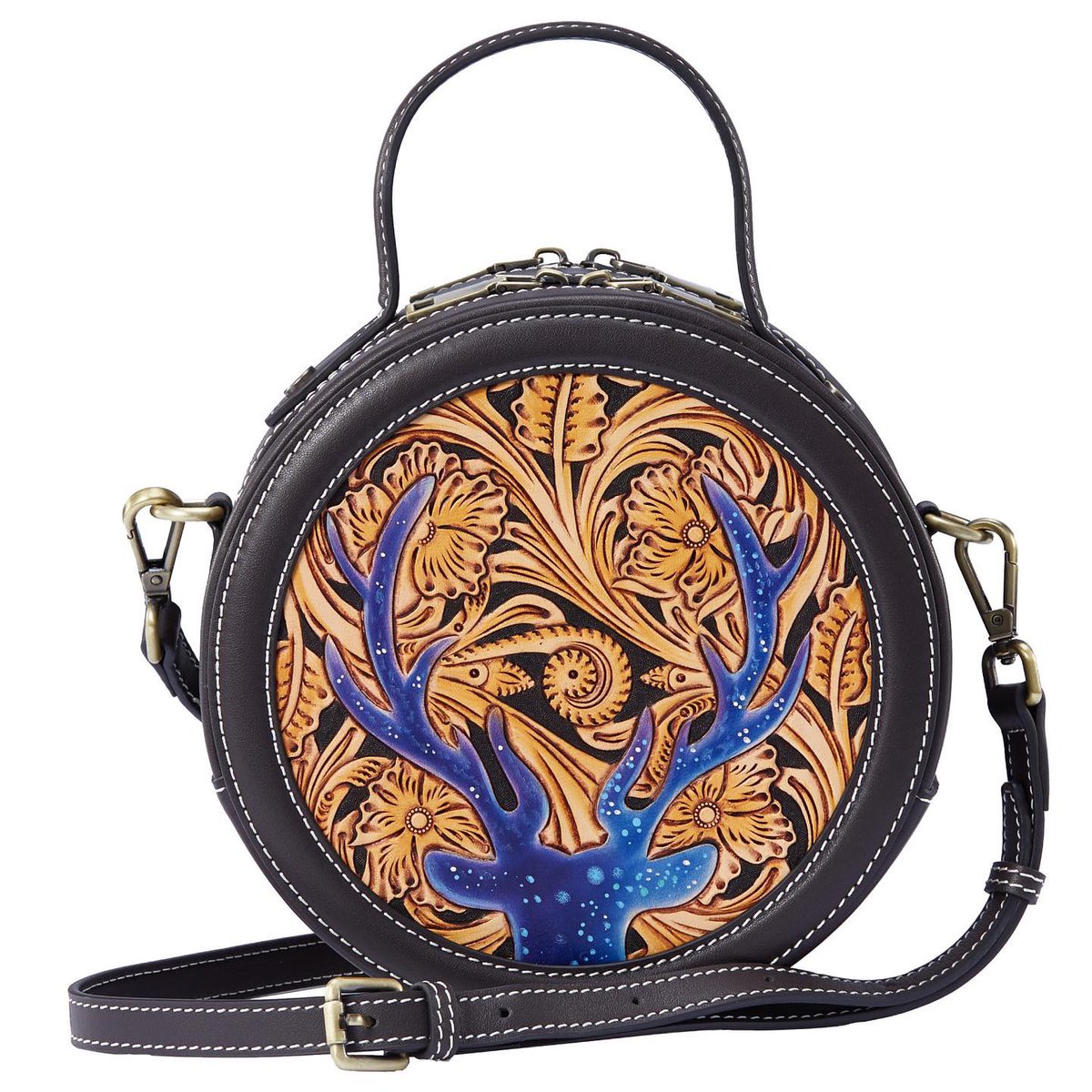 CraftLeart's tweet photo. Handmade carved painted leather round purse best gift for her.
https://t.co/a7taIcuyZK
#handmade #craft #leatherwork #art #leatherbag #leatherpurse #wallet #amazon #etsy #uniquegifts https://t.co/dRJFNhF69K