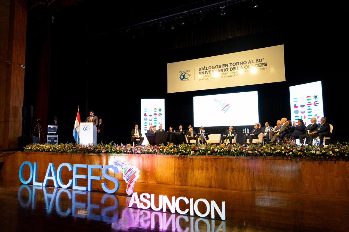 camilobenitez23's tweet photo. Esta mañana, en el Teatro José A. Flores del @BCP_PY, tuve el honor de recibir a los representantes de las Entidades Fiscalizadoras Superiores de América Latina y el Caribe en un evento de integración y cooperación.🤝

Fuimos honrados con la presencia del señor Presidente de la República del Paraguay, @SantiPenap.🇵🇾🙌🏼

Mencioné, en mis palabras de apertura, los desafíos que enfrentamos, entre ellos la necesidad de independencia de las Entidades Fiscalizadoras Superiores, así como también lograr la autonomía financiera y alcanzar la digitalización de la información pública, para una fiscalización preventiva de la administración del Estado.🔍👏🏼