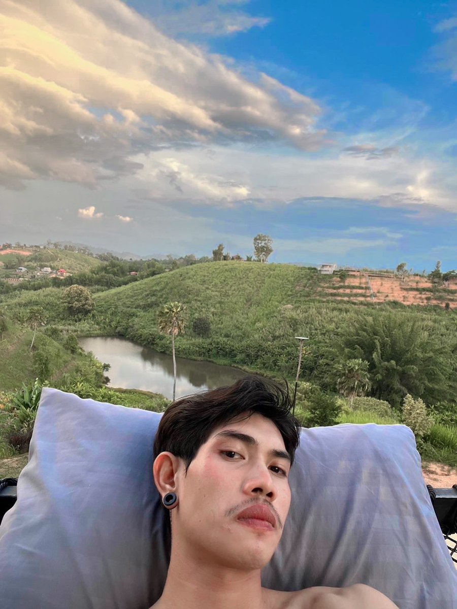 fwb_21's tweet photo. ลืมแฟนเก่าไม่ได้ทำไมไม่ใช้เวลา มาใช้ท่าหมากับเราทำไม.😅 #สุพรรณบุรี #เรียลมหาลัย #เรียลทํางาน #ชอบผู้หญิง #ด้านมืด https://t.co/TxUkuGgX5w