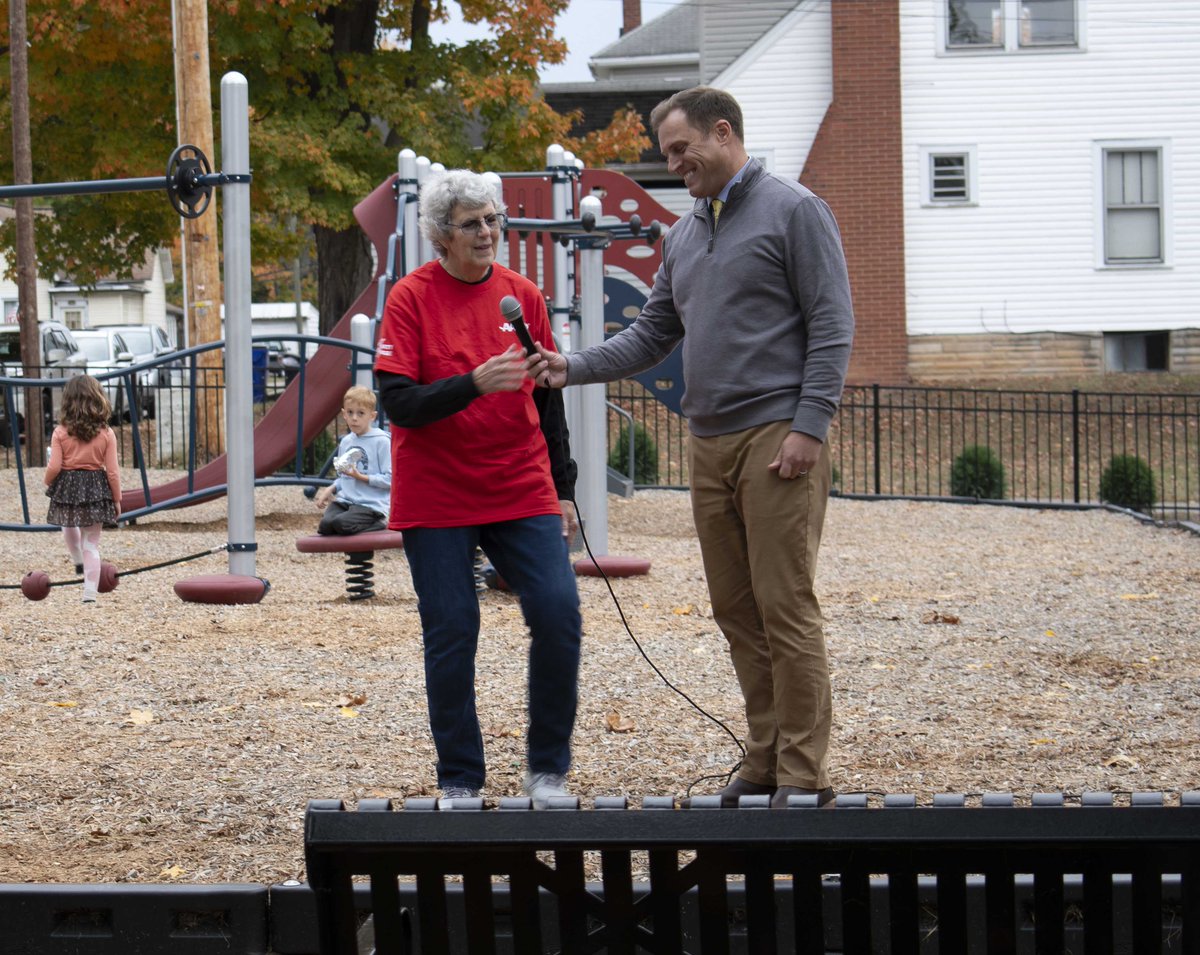 rosscohealth's tweet photo. Thank you #ChillicotheGov for a great Patrick Park kickoff event and to the Patrick Family!🎉

#CreatingHealthyCommunities is excited to contribute 2 pieces of accessible playground equipment, accessible picnic table, and bike racks.

#AARP #ChamberChilli https://t.co/VP4Un5P4TV