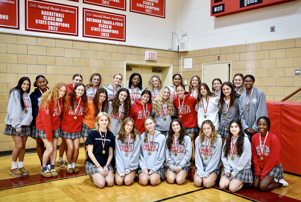 SHA_Sharks's tweet image. The SHA Community celebrated the 2023 Class M Outdoor Track &amp;amp; Field State Champions today are our Excelsior Assembly!!! #WEARESHA @SHAhamden @sha_trackies