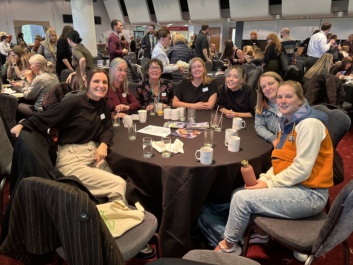 FlixtonGS's tweet photo. @VantageAcademi1 conference day exploring #communityofgrowth. Great vision from our new CEO @jillyalb aswell as some other important messages around compassionate solidarity, trust & togetherness and considering our collective actions in making the boat row faster. @sirjohnfjones https://t.co/B96i00XCai