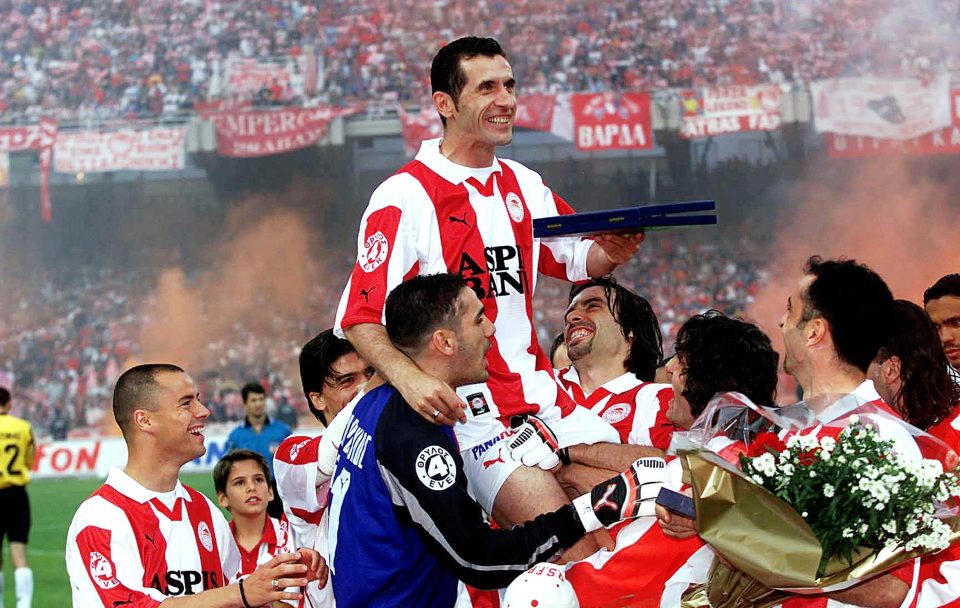 pelota1949's tweet photo. Τα 60 κλείνει σήμερα ο παππούς... που έπινε διάφορα 🍺
Γεια σου Γκόγκα❗️
#OlympiacosFC #Olympiacos #Ολυμπιακός #Gogic #Γκόγκιτς https://t.co/GB1iMAv7ww