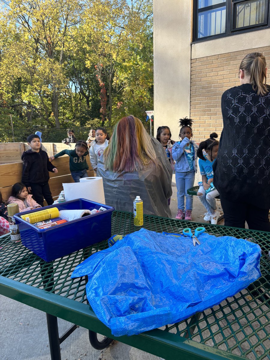 IntegrateJen's tweet photo. @hazelgrovekck
I got the privilege of celebrating 10 more first graders knowing all their letters and sounds!!! @andielang72 invite me back to celebrate reading any day!! https://t.co/2ebBfeWkY3