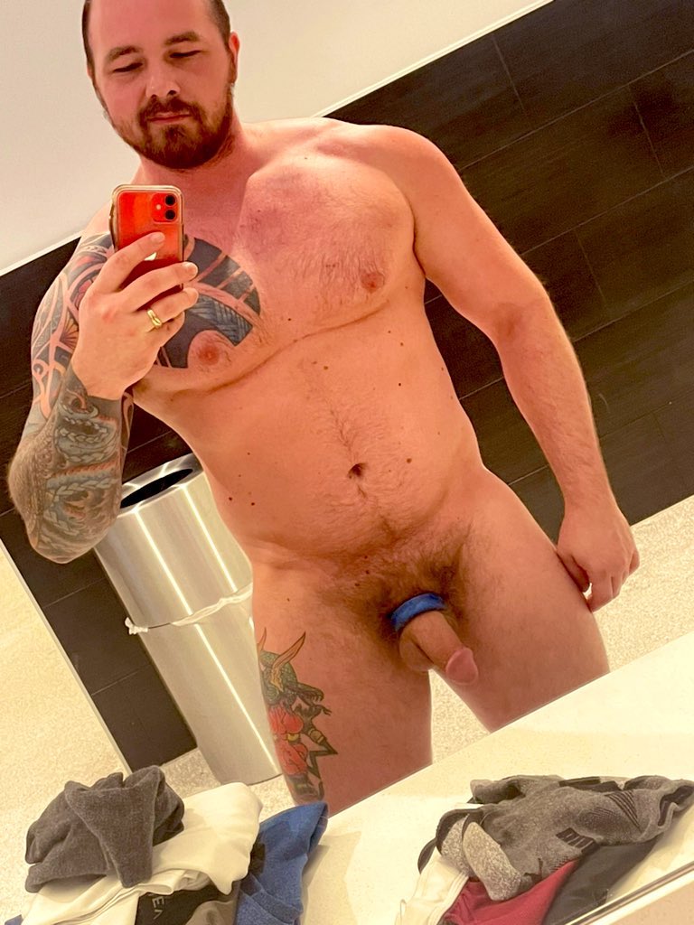 AaronEvansXXX's tweet photo. Feelin’ thick https://t.co/KzXcjNegfI