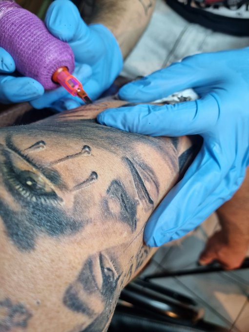 Back in the chair #tattoo #artist..... https://t.co/YyWQFLgM0e<a href="/tag/tattoo"class="tags">#tattoo</a><a href="/tag/artist"class="tags">#artist</a>