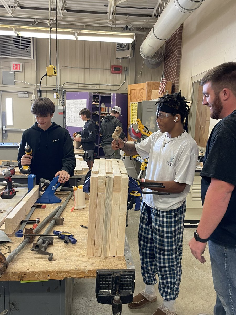 MegFrideres's tweet photo. Thank you to Mr. Shipman for offering awesome hands on learning opportunities in his Industrial Tech classes! #nevadacubpride #RecognizeAcknowledgeExtend https://t.co/Mz5uhC7wlx