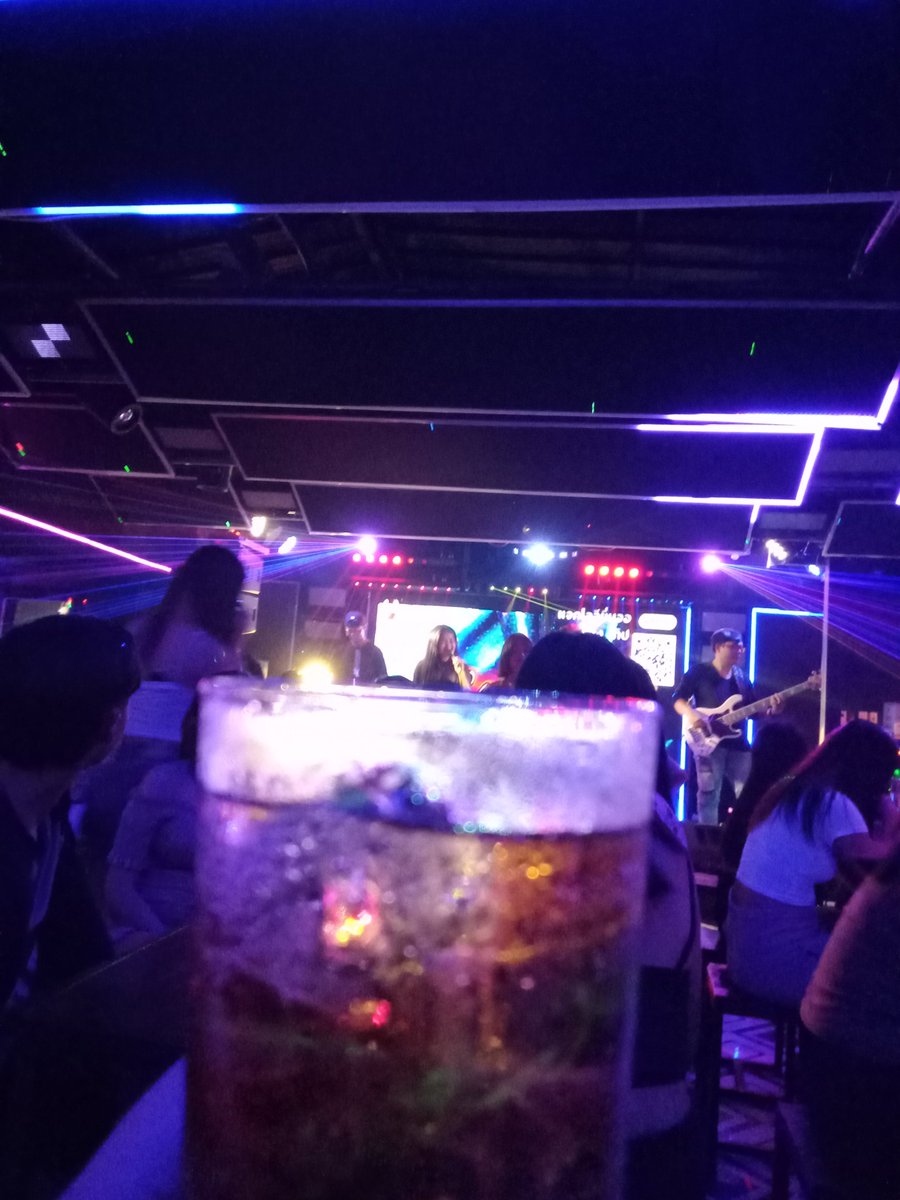 Moonoi_fwb_cyp's tweet photo. #ใครเจอ ชนแก้วได้ 🥃 #ในเมืองชัยภูมิ #Sixday #ซิกเดย์ https://t.co/YMAMGMG2u9