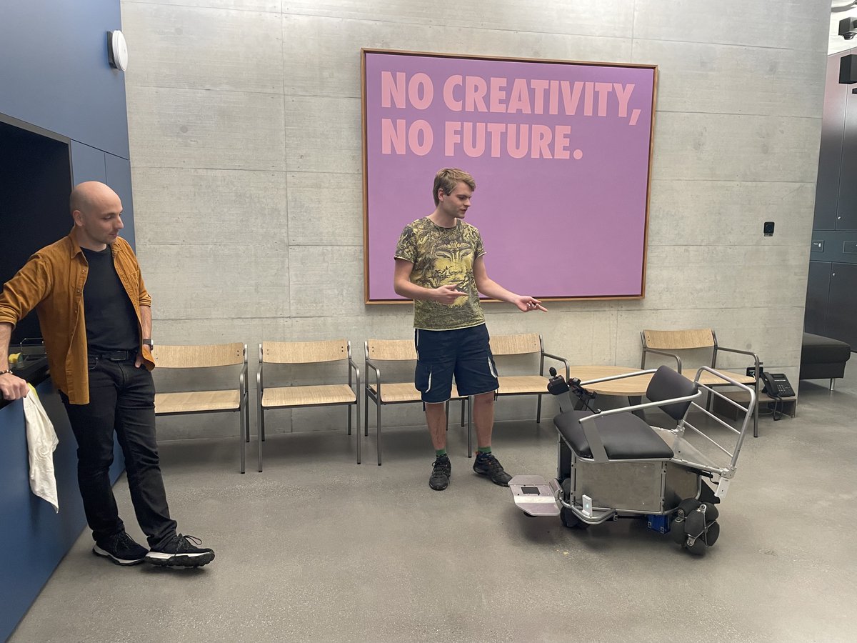 NCMLabETH's tweet image. 🧠📸A few shots from yesterday&apos;s meeting of the #NCMlab with #SoBAlab @brain_on_dance 🙌
💡It was a day full of great presentations and inspiring discussions🗣💬! 
Special thanks to @RELabETHZ and #SMSlab @ETH_en for amazing scientific demos! 🦾🦿🌟