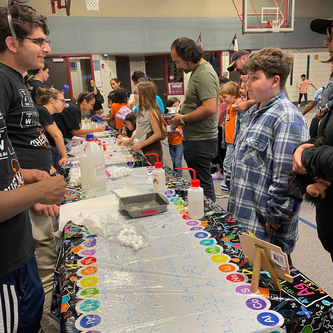 RiceU_STEM's tweet image. Spooky STEM Night at @SmithElem was a blast! From eerie experiments to spine-chilling science, we had a fang-tastic time exploring the spooky side of learning! #SpringISD #SpookySTEMNight #STEMFun @RiceUniversity @RiceUNews