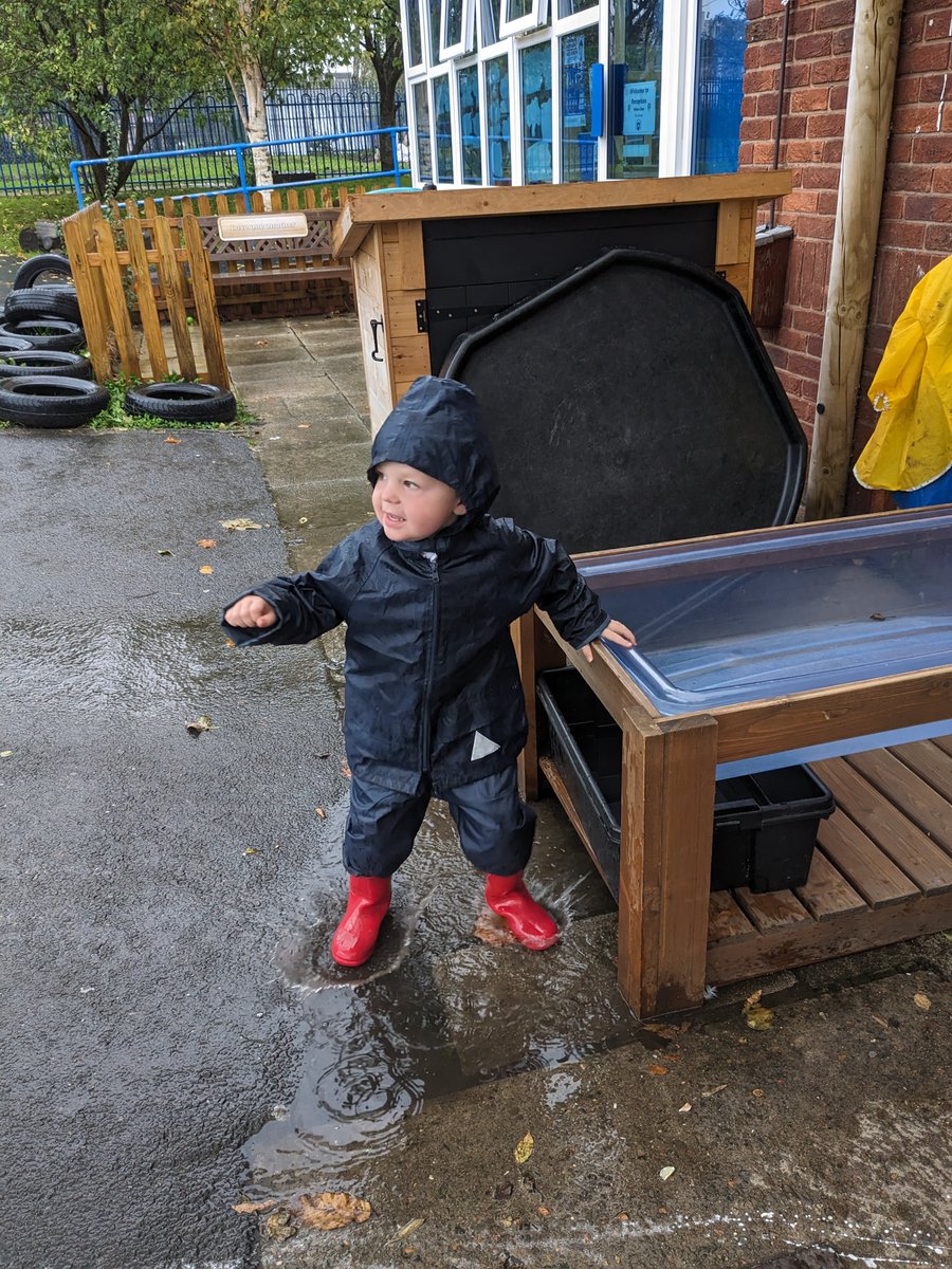 EYFS2stannes's tweet photo. A perfect day for splashing in muddy puddles!!!! https://t.co/GlDehCsQE9