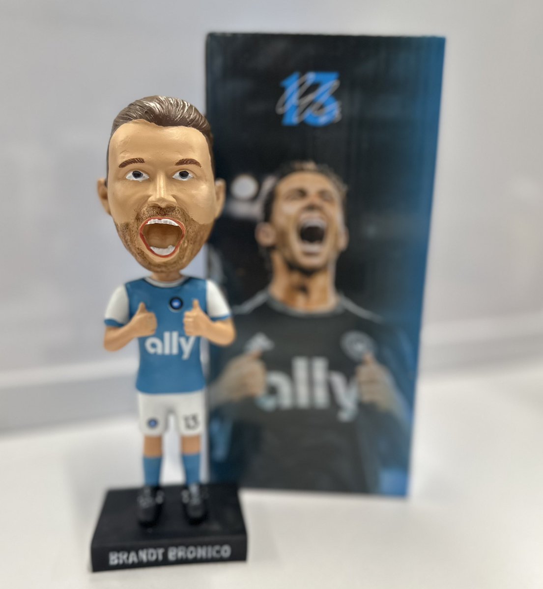 Keeping the giveaways rolling! RT to win a bobble head of The Mayor <a href="/Bronibro13/">Brandt Bronico</a>. I’ll DM (so must be following) the winner tonight at 7p. #forthecrown
