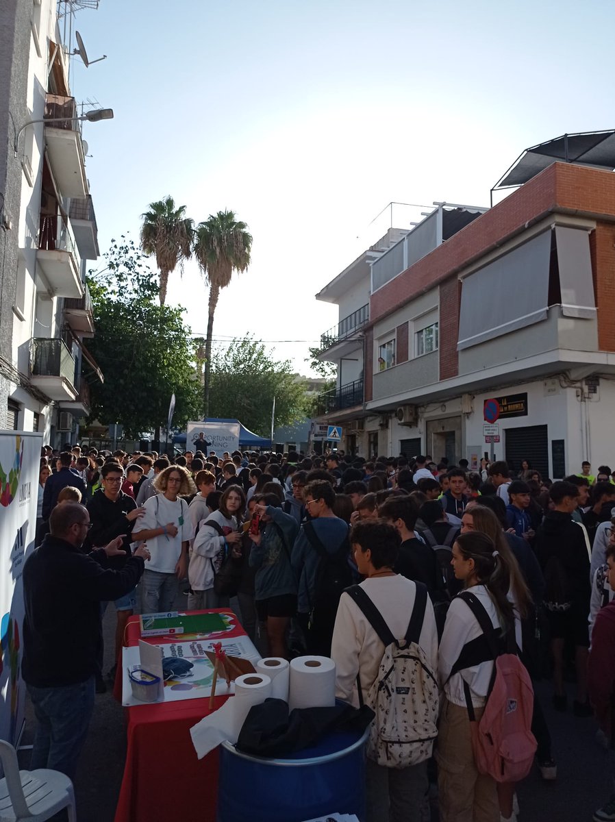 INCIDEong's tweet photo. Desde el #OPM23 compartimos oportunidades formativas y educativas con nuestros/as jóvenes y mayores. Un gran espacio para conocer proyectos innovadores sobre #Empleo y #emprendimiento. @INCIDEong @ArrabalAID @AndaluciaJunta @FundlaCaixa @VuelaGuadalinfo @avvMangasVerdes https://t.co/QobDXDT2Gu