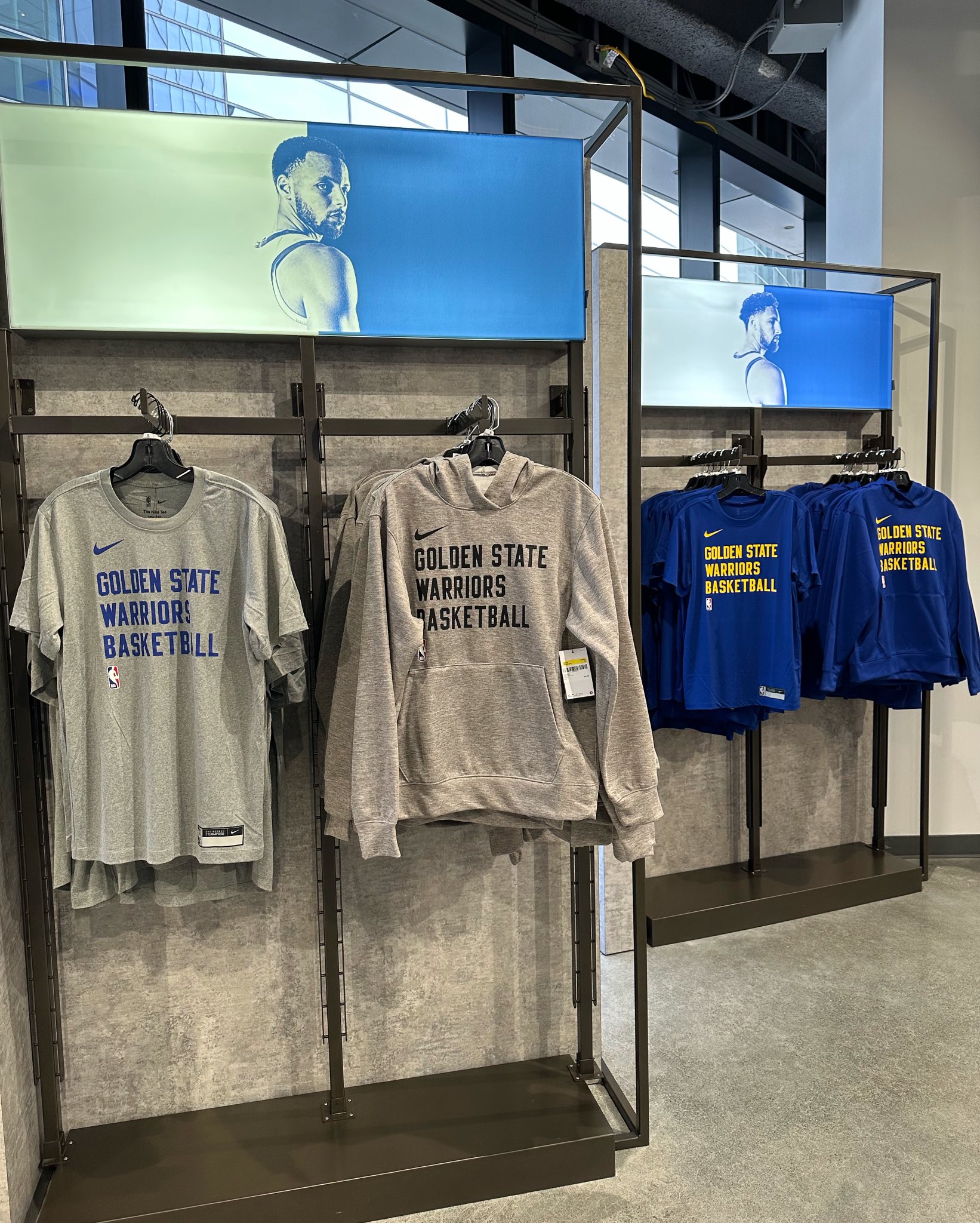 WARRIORS SHOP - CHASE CENTER - 100 Photos & 29 Reviews - 151