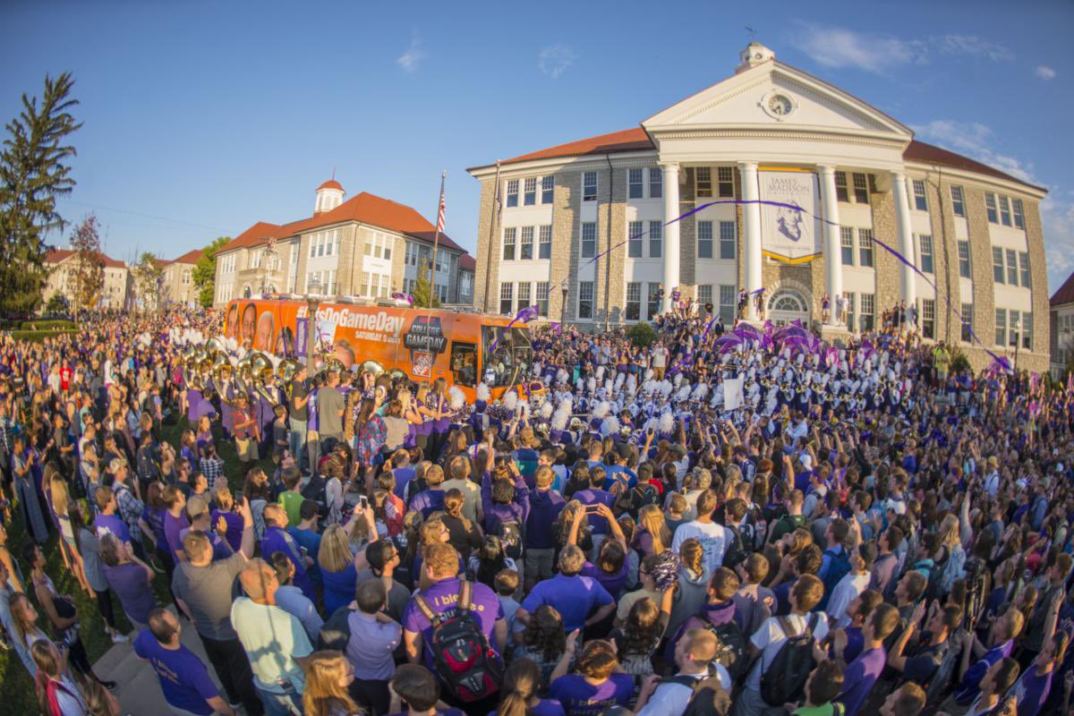 JMUBarstool's tweet photo. Reasons for @CollegeGameDay to come to JMU next weekend. A THREAD https://t.co/CtACm75tPq