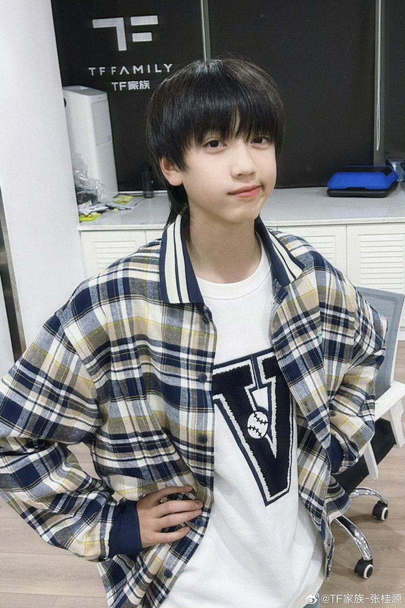 ZGY_Fansclub's tweet photo. ［19/10/2023New Moments From Weibo cr.@ TF家族-张桂源]

略有些忙碌的一周竟匆匆地就要过去了，明天的运动会也要加油👍

Original link：https://t.co/JiP1CP2pun

#ZhangGuiyuan #TFgen4 #TFfamily https://t.co/OmsYjvHJ50