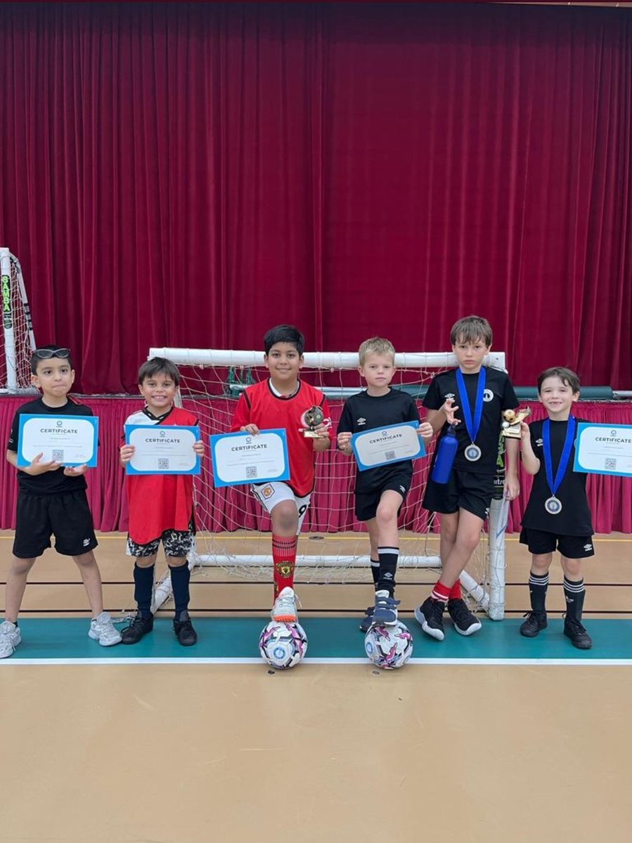 IJF_Academy's tweet photo. 😁 Smiles all round 😄 

💫 Well done to all of our award winners from our half term camp. 

🗓 See you all at our winter camps starting, Monday 11th December ☃️🎅⚽️

#IJF #IJFPLAY ⚪🔵⚪ https://t.co/TB8mJzlF1f