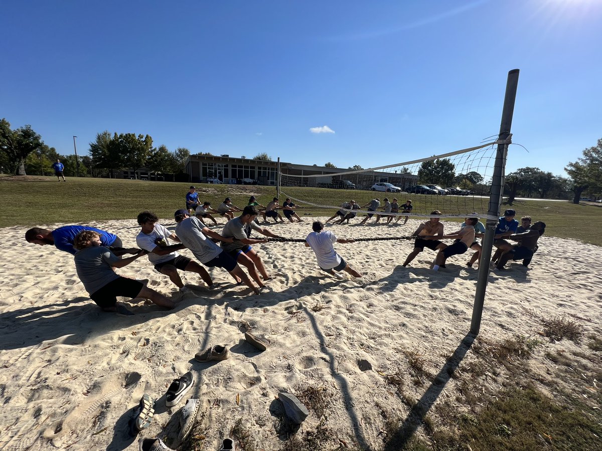 Friday Fun Day! Fall conditioning.
#lbwbaseball #bleedblue