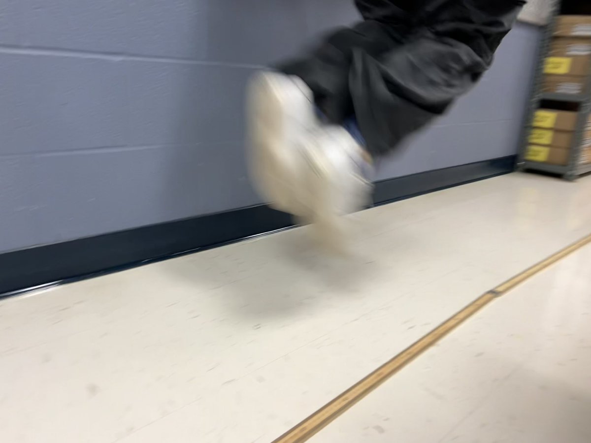 viviiannguyeen's tweet photo. @TeacherLife888 @CypressRidgeHS 

Hello! Today in Miss Rubio's class, we completed a lab that required us to compare the effects of Earth's gravity in comparison to other planets. We calculated age, weight, and jumps as seen below. https://t.co/wIx0AT05zt