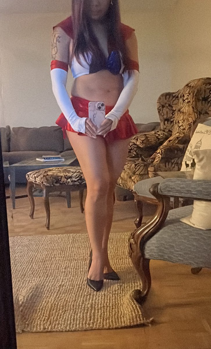 About last Friday … 

I’m not really a costume person but I had a blast with <a href="/AddilynCastle/">Addilyn Castle • TO🇨🇦 & FMTY</a> <a href="/alexdavis_TO/">Alex Davis 🎀</a> <a href="/dateaudrey/">Audrey Faye 🌸</a> <a href="/lookinatliza/">🦄 Liza ✨️ Epona 🦄</a> <a href="/Mena_Mahan/">mena 🇮🇷🔻</a> !! 

Costume by the talented <a href="/scifeyecandy/">scifeyecandy</a>