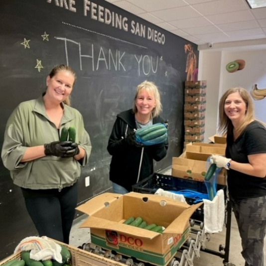 IIABCal's tweet photo. This week, the #IIABCal team participated in the @doubleicf "Week of Giving" campaign. SoCal staff gleaned cucumbers for Feeding San Diego and NorCal bagged hundreds of apples at the Food Bank of Contra Costa &amp; Solano. Thanks to all that supported #IICFWeekofGiving 💙 https://t.co/Zn7h7NePxG