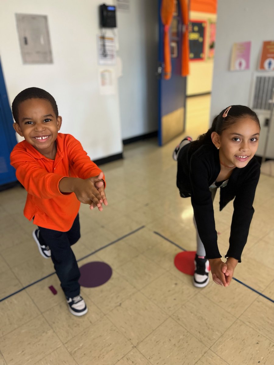 DMFYOUTH's tweet photo. Our 2023-2024 After School series is in full swing! Donate now to keep our dance party going!
https://t.co/vuLyCrAYtk https://t.co/xQpOZj6NRM