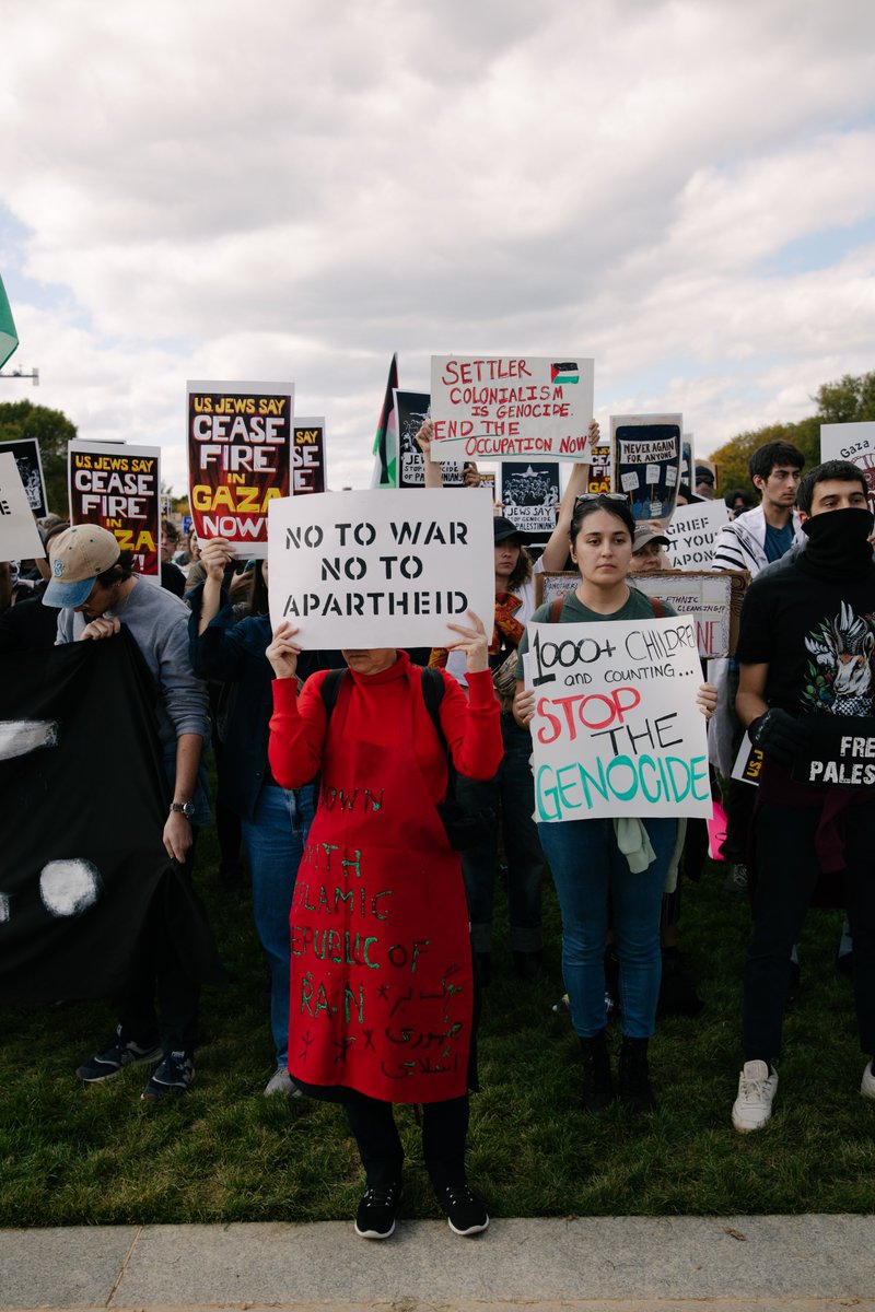 jvplive's tweet photo. This was the largest Jewish protest in solidarity with Palestinians ever.

📷: Rachael Warriner https://t.co/iVzUu0wqEv
