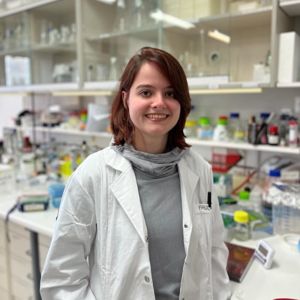 New PhD student in the lab! 👩🏻‍🔬 Her name is Paula Sanz, and she'll be working with David González on his CAM-Talento project. Welcome aboard Paula! 🎉