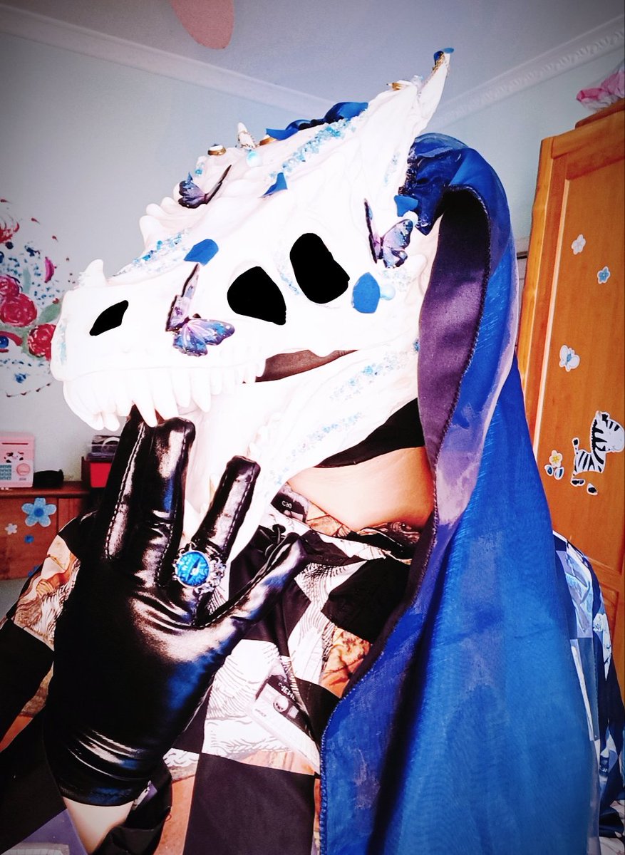 Jacques76543's tweet photo. #objecthead This is my own design！Although it may be a bit cumbersome to carry, it is still very handsome. His name is Mr. Long！🥺✨ https://t.co/CycKgySnju