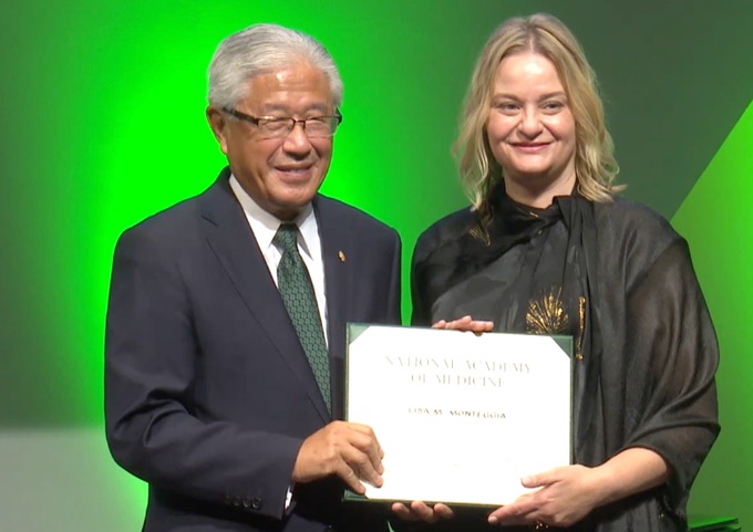 Shoutout to @LisaMonteggia, 2022 @theNAMedicine inductee, who recently had her ceremony and is pictured here with @VictorDzau.

@VanderbiltBrain #DareToGrow