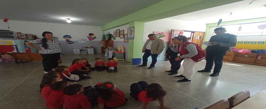 MinSaludVE's tweet photo. #NotiSalud 🩺| Salud va la Escuela atendió a niños y niñas de la U.E.E “Santiago Mariño” en Mérida.

Lee Aquí👉 https://t.co/8kK5f8QQDW

#JuntosPorCadaLatido
#23Oct
@NicolasMaduro
@MagaGutierrezV https://t.co/lYcvRY9CZC