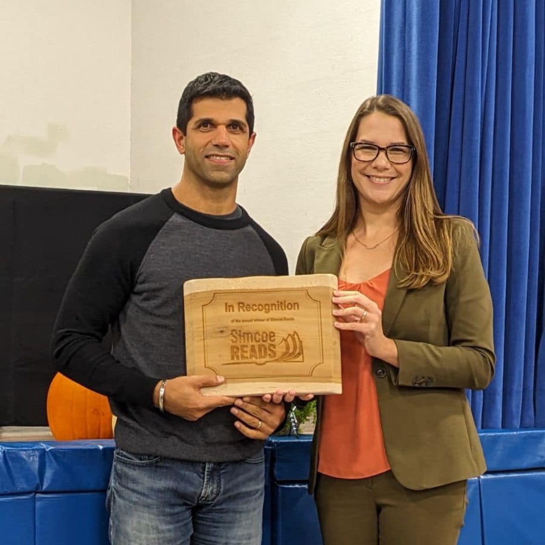 InnisfilideaLAB's tweet photo. Congratulations to our Community Champion Dr. Raj Grover, who championed Vincent Lam's "On the Ravine" and took home the win last night at the 2023 Simcoe Reads main event!

#SimcoeReads is truly a testament to the power of community and the love of literature. https://t.co/mdRuqazh7b