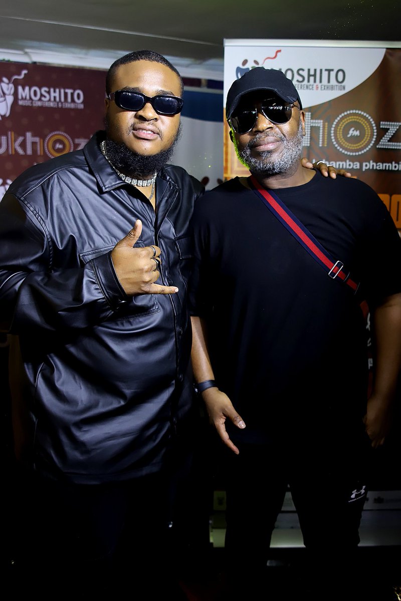 Levi_Musiq's tweet photo. @mdumasilela Dankie grootman!!! 🙏🏽

#Moshito20
#WorldWideStudios
#FoodForTheArts https://t.co/AMtqr5zu83