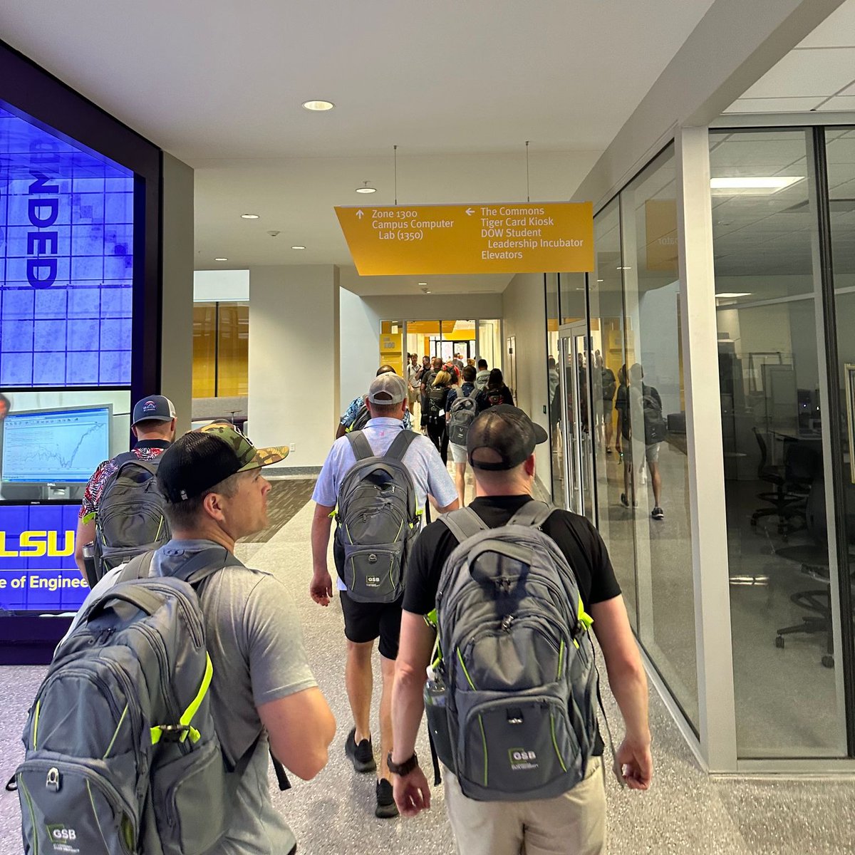 gsblsu_banking's tweet photo. #GSBLSU offers cutting-edge courses designed to equip you with the skills you need to thrive in the #banking world. With highly experienced faculty and supportive peers, we ensure an immersive learning experience that will help you become a game-changer in your industry! https://t.co/dr2BVFoLkL
