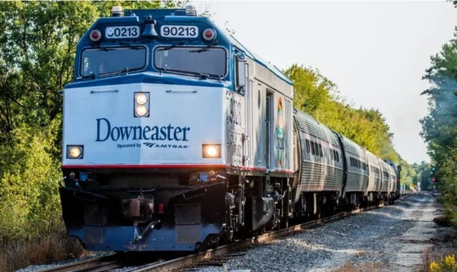 (OOA) Dunham, NH *FATAL TRAIN INCIDENT* off Bennett Rd IAO Doe Farm - Reports of a trespasser struck by an Amtrak Downeaster Train, non viable, emergency services on scene, train service suspended, crime scene established, limited information available - 10/20 - 11:15 #DurhamNH