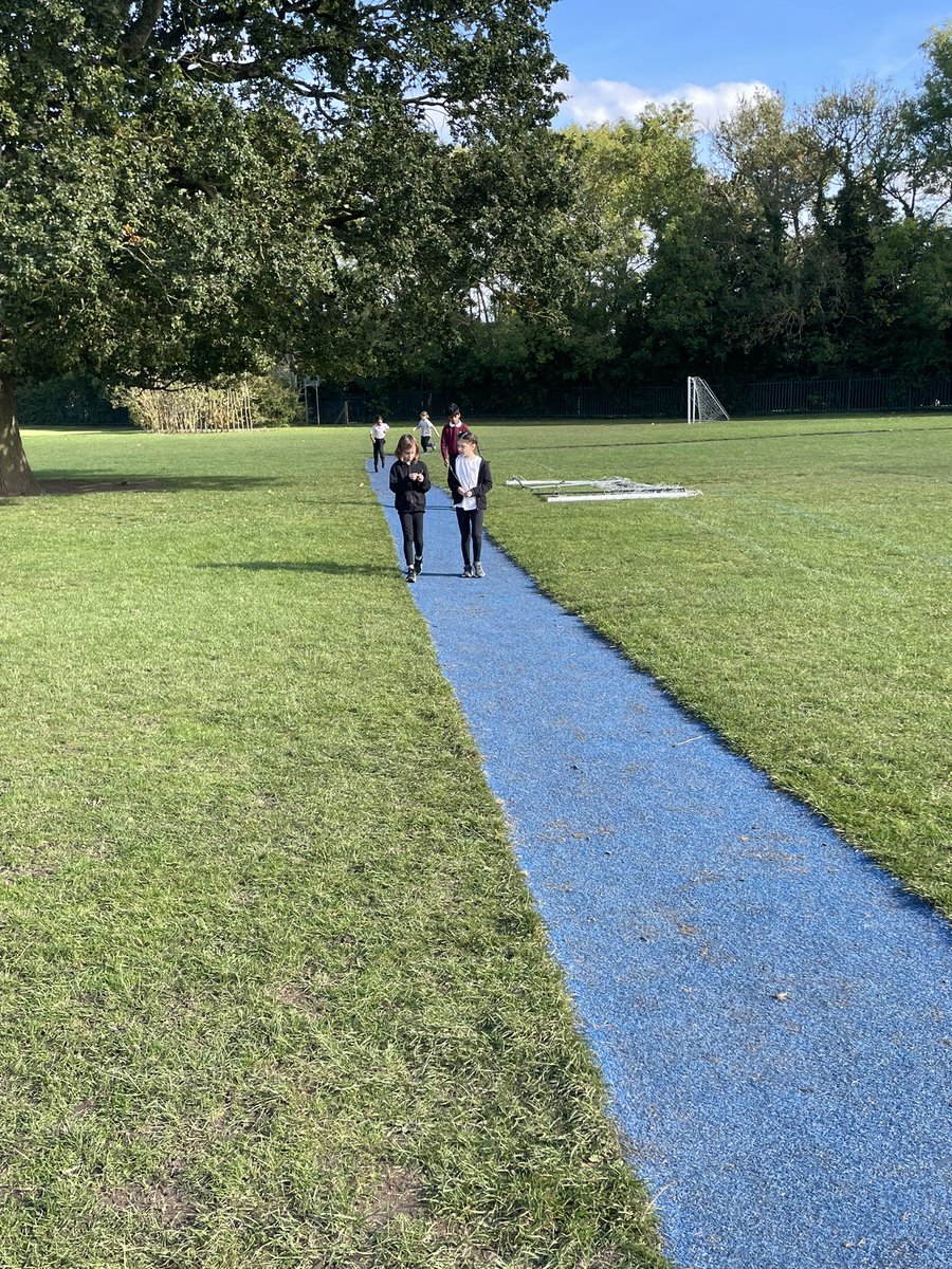 Miss Clutterbuck tweet media