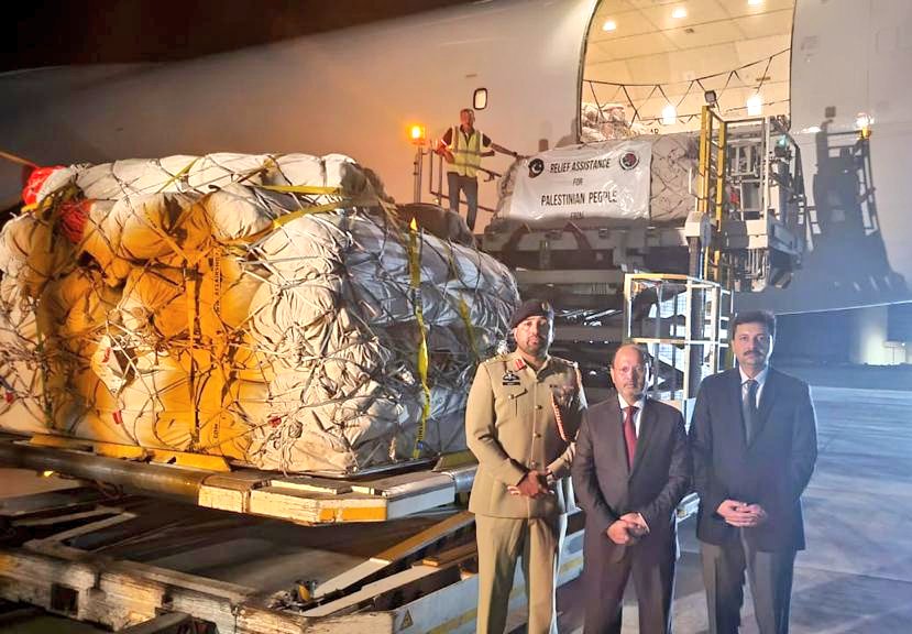 Saju__302's tweet image. Pakistan's 🇵🇰 100 tonnes of humanitarian aid for Gaza now in Egypt, en route to Palestine. 🇵🇰🇵🇸
#SupportForGaza
#PakistanSupportsGaza